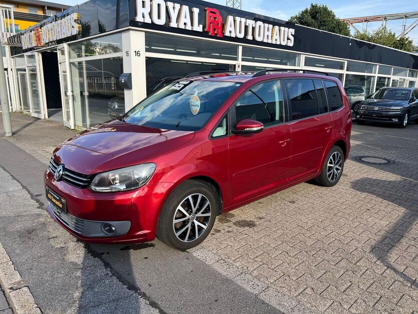 VW Touran 146.900 km 9.400 € Oberhausen 46049