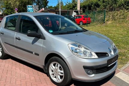 Renault Clio 70.000 km 2.890 &euro; Recklinghausen 45657