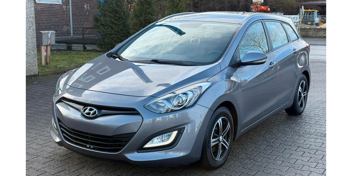 Hyundai i30 130.355 km 7.450 &euro; Dortmund 44149