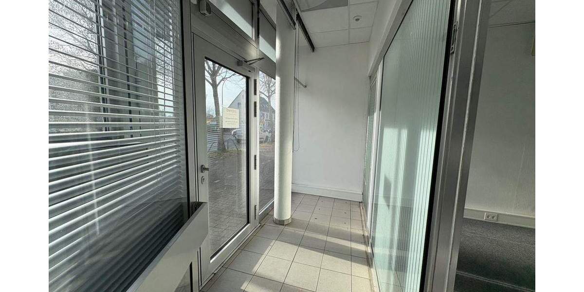 Sichtbarkeit garantiert! Schickes Ladenlokal in Hauptstraßenlage 4 zimmer