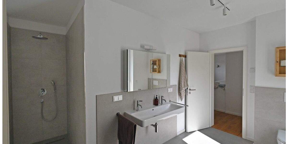 Welcome Home in Bredeney! Neuwertiges, stylisches Zuhause mit Doppelgarage & Einliegerwohnung 1 zimmer