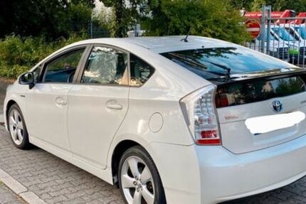 Toyota Prius 244.000 km 8.000 € Düsseldorf 40599