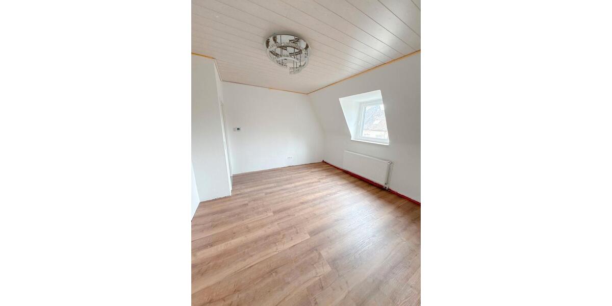 Dachgeschoßwohnung Dortmund Hörde - 3 Zimmer, 75 m&sup2;, 900&euro; | Angebot:26382505