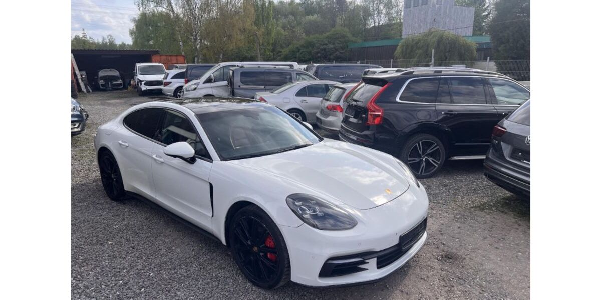 Porsche Panamera 202.000 km 43.999 &euro; Gelsenkirchen 45886