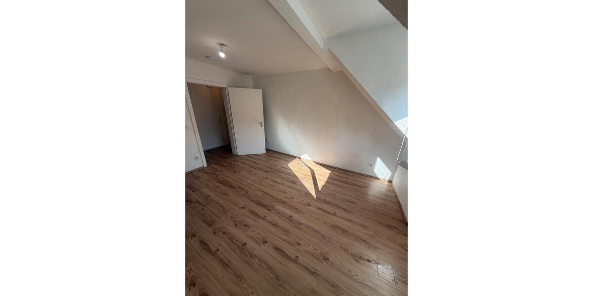 Dachgeschoßwohnung Bochum Wiemelhausen - 1 Zimmer, 38 m&sup2;, 390&euro; | Angebot:25365491
