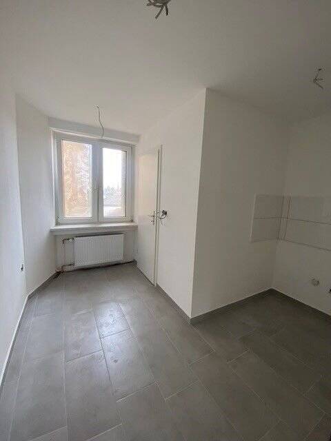 Modernisiertes Wohn- und Geschäftshaus, 488 qm vermietbare Fläche, 3 Garagen