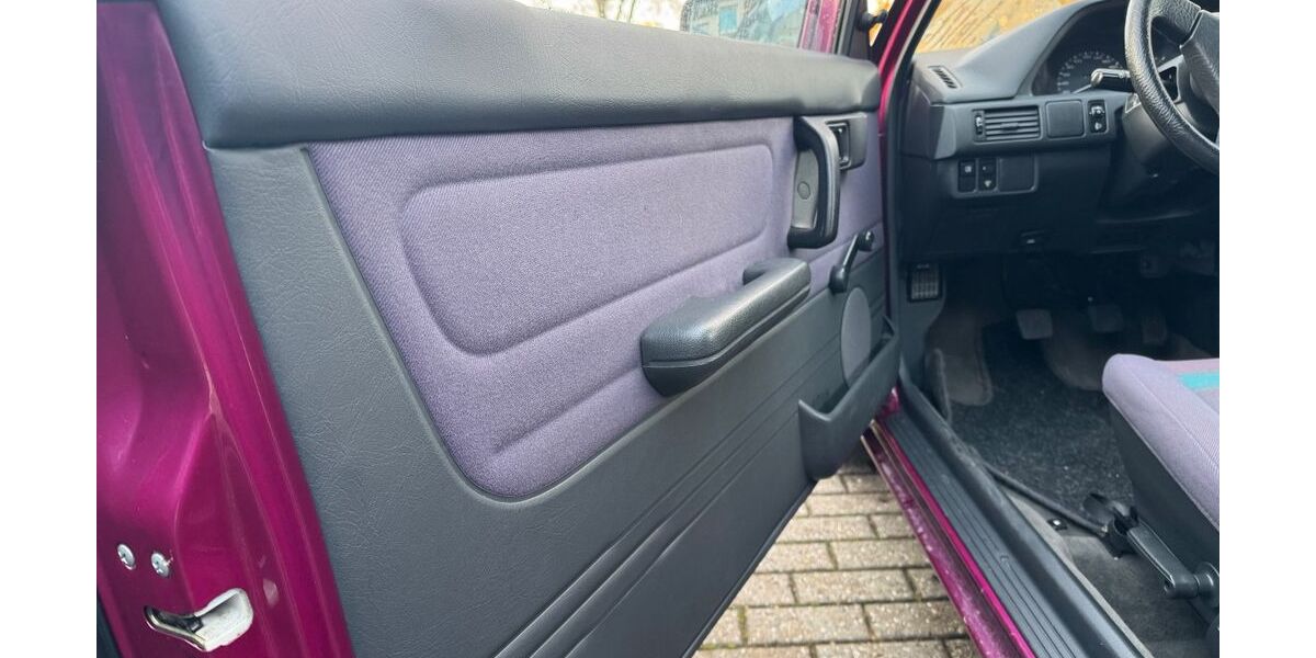 Mazda 323 40.735 km 8.500 &euro; Duisburg 47178