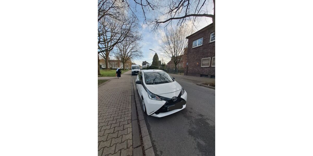 Toyota Aygo (X) 198.000 km 3.300 &euro; Gelsenkirchen 45899