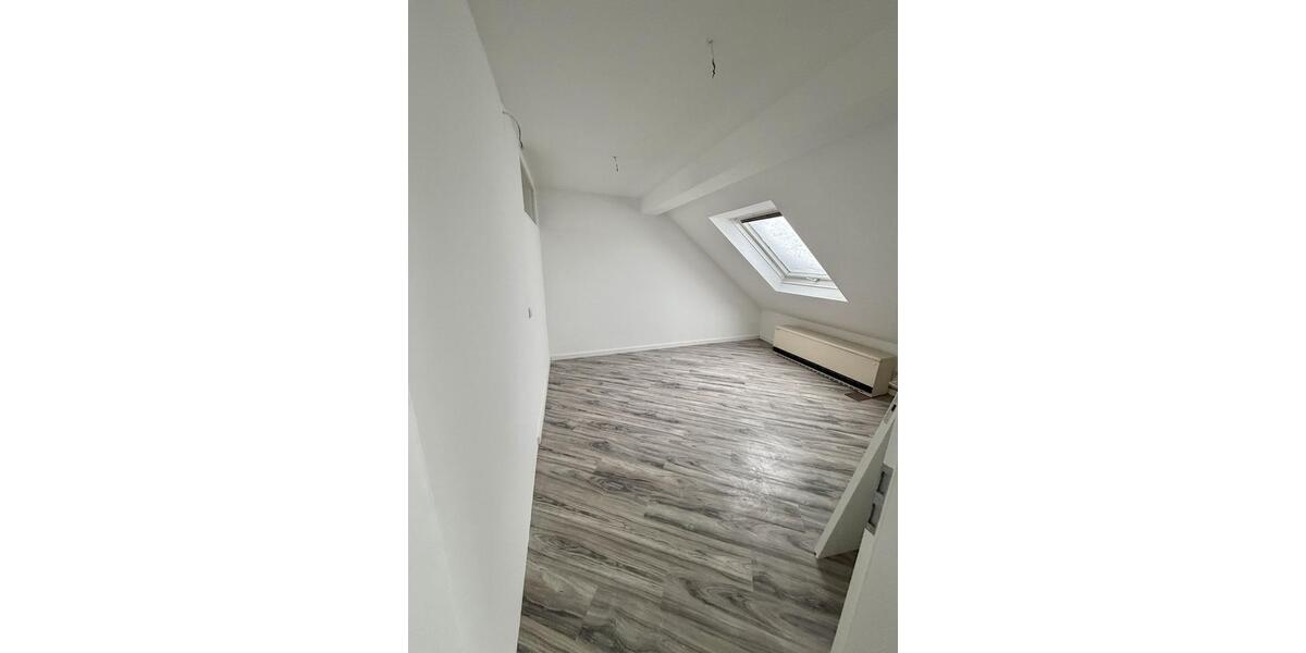 Dachgeschoßwohnung Wuppertal Unterbarmen - 5 Zimmer, 85 m&sup2;, 800&euro; | Angebot:25395285
