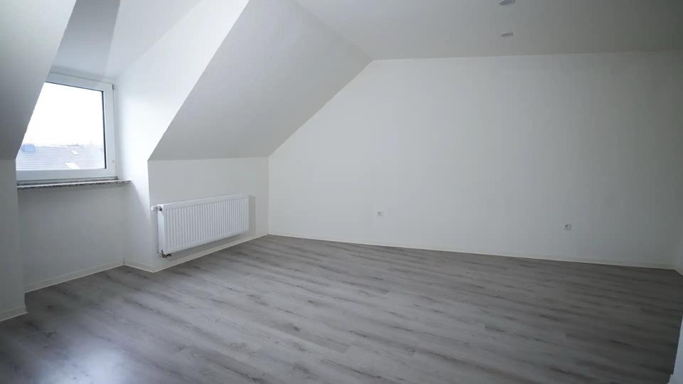 Dachgeschoßwohnung Hattingen - 1 Zimmer, 33 m&sup2;, 400&euro; | Angebot:26130716