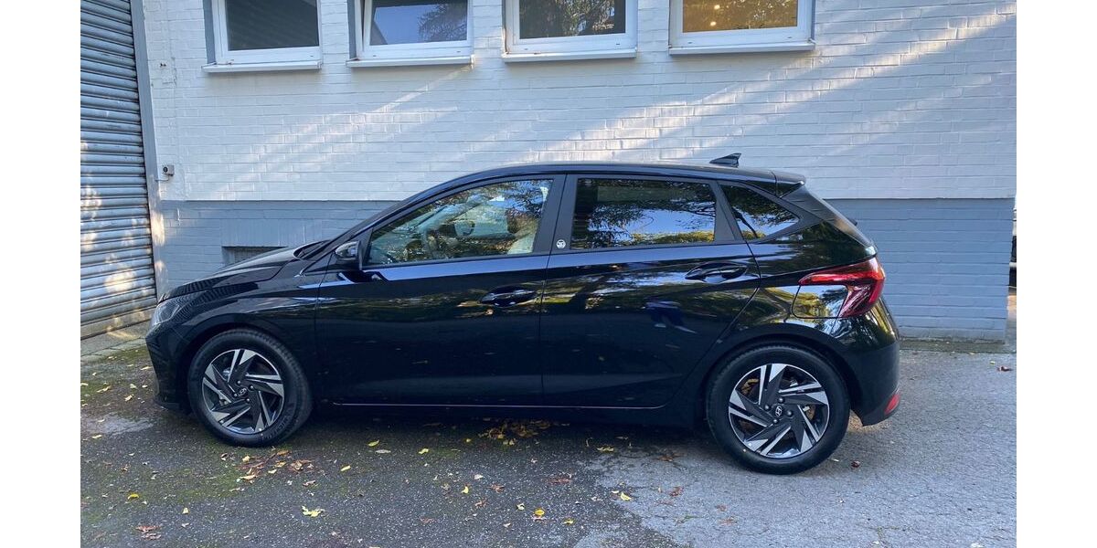 Hyundai i20 27.000 km 16.800 &euro; Wuppertal 42113