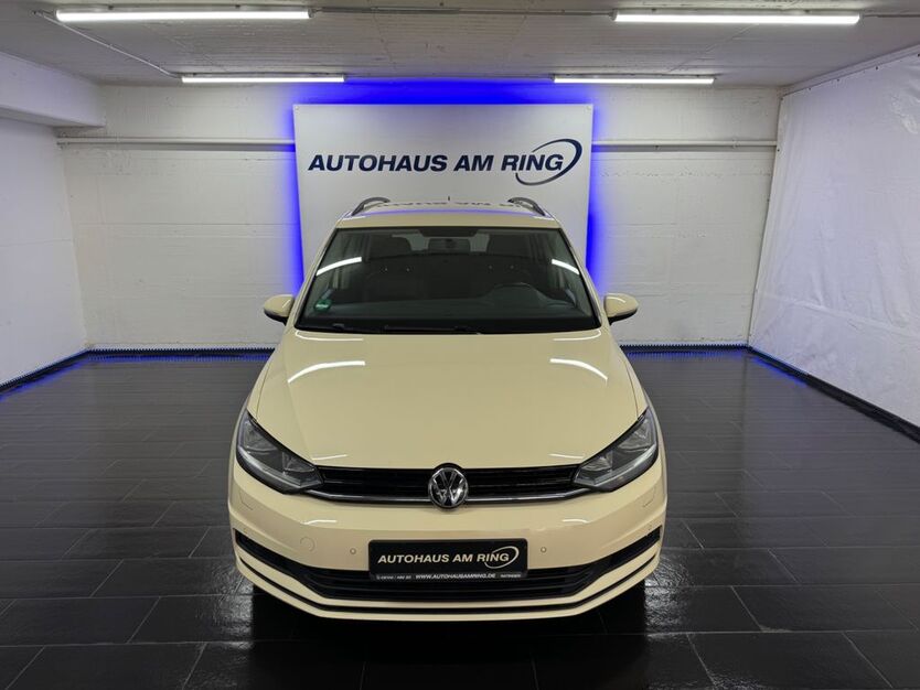 VW Touran 268.814 km 9.999 € Ratingen bei Düsseldorf 40878