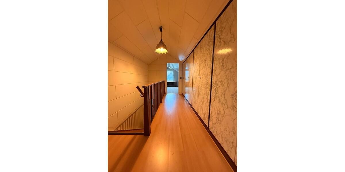 Einfamilienhaus Witten Rüdinghausen - 7 Zimmer, 140 m&sup2;, 430.000&euro; | Angebot:24090504