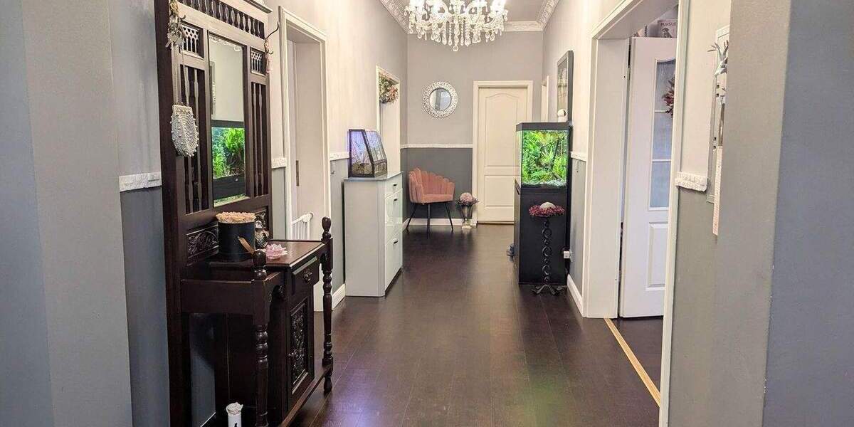 Etagenwohnung Duisburg Mittelmeiderich - 5 Zimmer, 132 m&sup2;, 199.900&euro; | Angebot:25630246