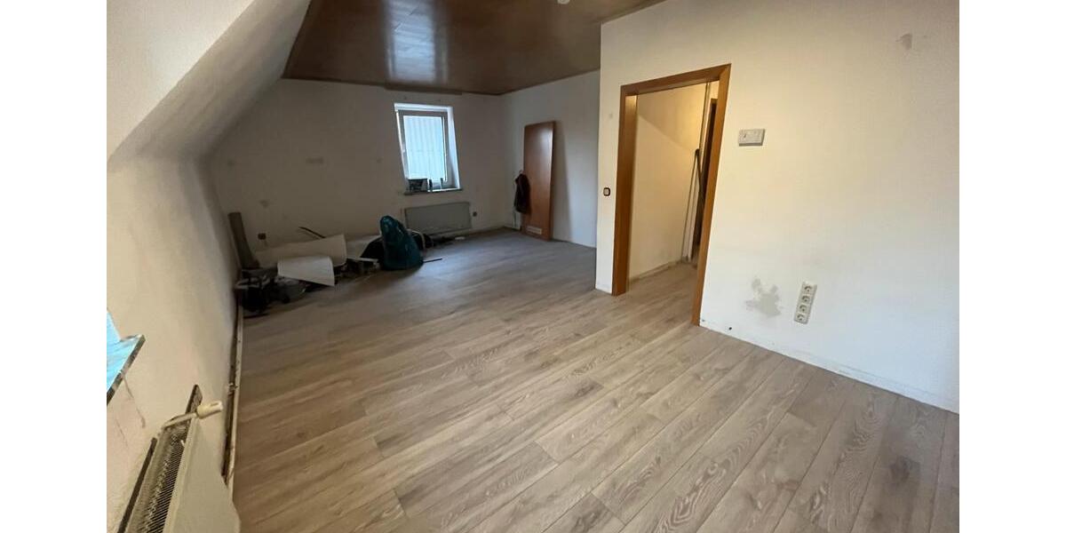 Dachgeschoßwohnung Oberhausen Osterfeld - 3.5 Zimmer, 75 m&sup2;, 650&euro; | Angebot:26237035