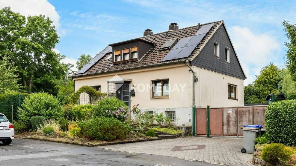 Einfamilienhaus mit Einliegerwohnung, großem Grundstück und vielseitigen Nutzungsmöglichkeiten 8 zimmer