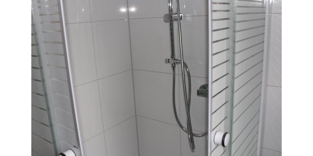 Dachgeschoßwohnung Herne Wanne - 2 Zimmer, 410 m&sup2;, 410&euro; | Angebot:24614886