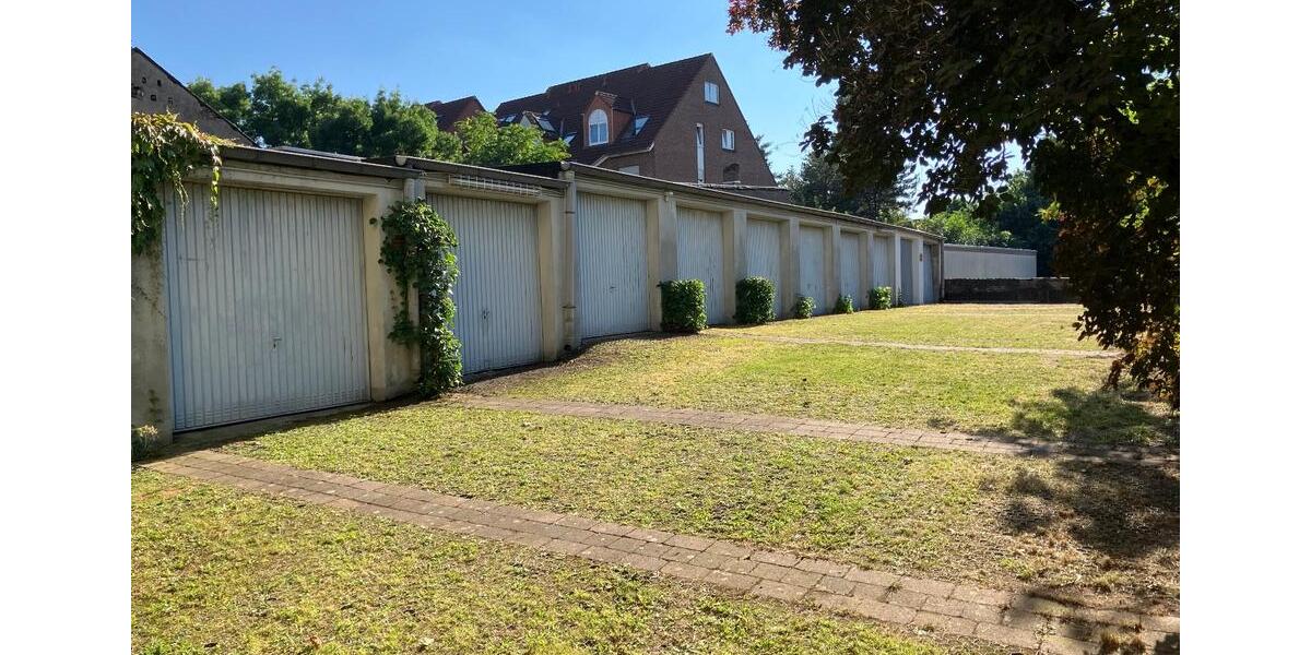 Garage von Privat in einem WEG zimmer