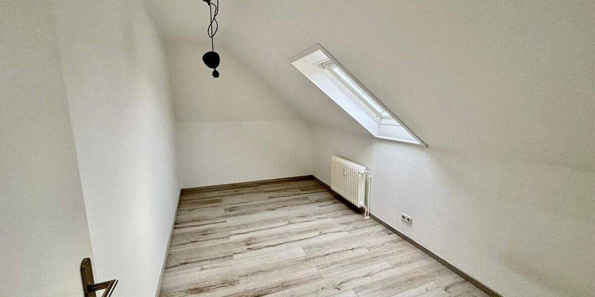 Etagenwohnung Wuppertal Langerfeld - 4 Zimmer, 134 m&sup2;, 1.009&euro; | Angebot:25152507