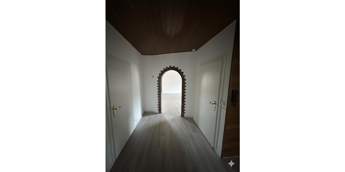 Dachgeschoßwohnung Essen Stadtbezirk VI - 3 Zimmer, 74 m&sup2;, 850&euro; | Angebot:26110167