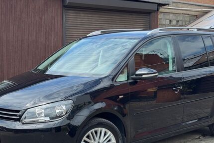 VW Touran 150.000 km 9.450 &euro; Duisburg 47179