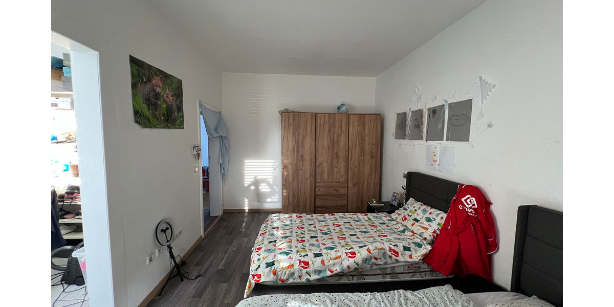 Investorenobjekt mit 3 Wohnungen, 2 Ladenlokalen und Erweiterungsmöglichkeiten 1 zimmer