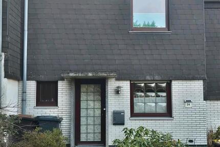 Reihenmittelhaus mit Balkon, Panoramablick & Waldrandlage 5 zimmer