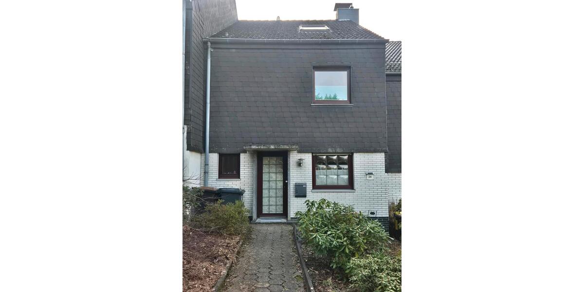 Reihenmittelhaus mit Balkon, Panoramablick & Waldrandlage 5 zimmer