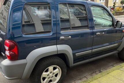 Jeep Cherokee 120.000 km 5.900 &euro; Duisburg 47137