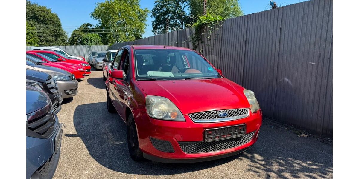 Ford Fiesta 130.000 km 1.800 &euro; Essen 45143