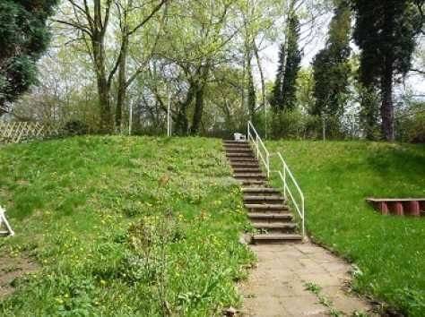 Mieter gesucht für Wohnung mit eigenem Garten! 3,5 Zimmer-Wohnung im EG mit Terrasse und eigener Gartenfläche, gut geschnitten, in Bochumer City-Lage