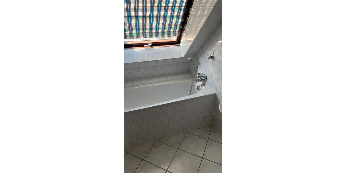 Dachgeschoßwohnung Duisburg Mittelmeiderich - 2 Zimmer, 46 m&sup2;, 707&euro; | Angebot:26395078