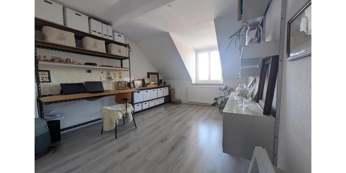 Dachgeschoßwohnung Bochum Günnigfeld - 4 Zimmer, 110 m&sup2;, 1.175&euro; | Angebot:26229036