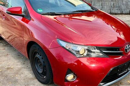 Toyota Auris 171.500 km 6.200 &euro; Wuppertal 42277