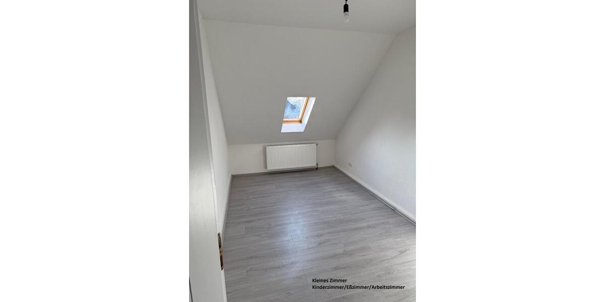 Dachgeschoßwohnung Gelsenkirchen Gelsenkirchen-Mitte - 3 Zimmer, 69 m&sup2;, 490&euro; | Angebot:25613714