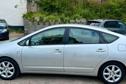 Toyota Prius 162.000 km 5.999 &euro; Wuppertal 42277