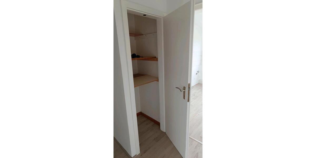 Dachgeschoßwohnung Duisburg Beeck - 2.5 Zimmer, 52 m&sup2;, 374&euro; | Angebot:26237076