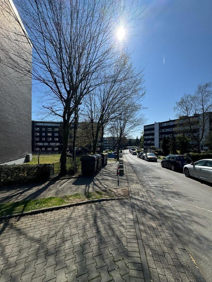 **Helle & frisch renovierte 2,5-Zimmer-Wohnung – mit Balkon & Aufzug** zimmer