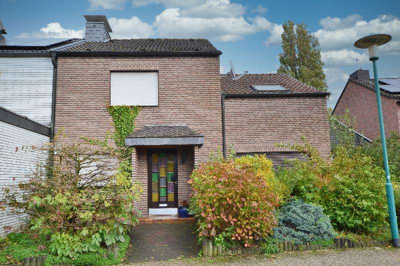 Haus zum Kaufen in Duisburg 349.000 € 159 m² 5 zimmer