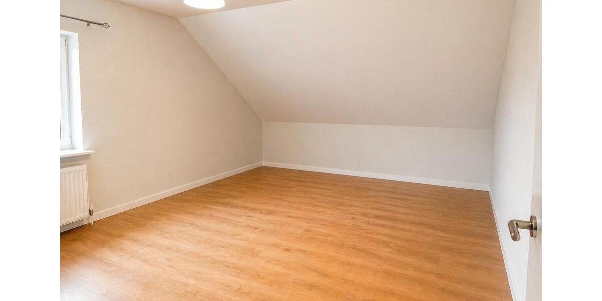 Dachgeschoßwohnung Wuppertal Gemarkung Langerfeld - 2 Zimmer, 65 m&sup2;, 471&euro; | Angebot:26248403