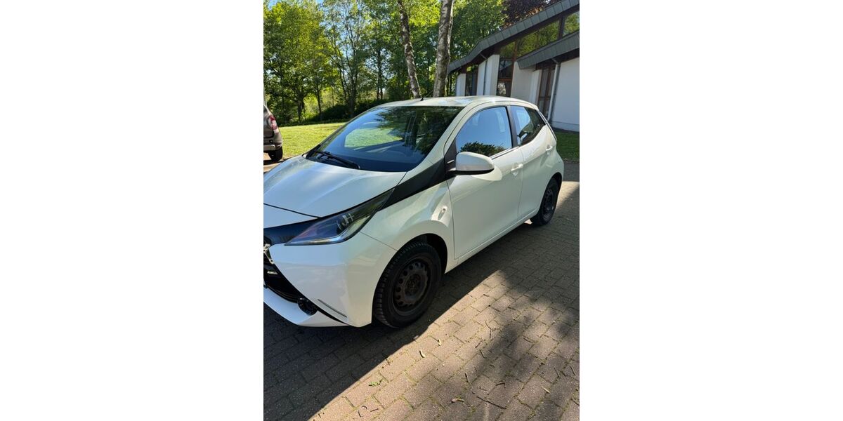 Toyota Aygo (X) 193.000 km 4.450 &euro; Dortmund 44289