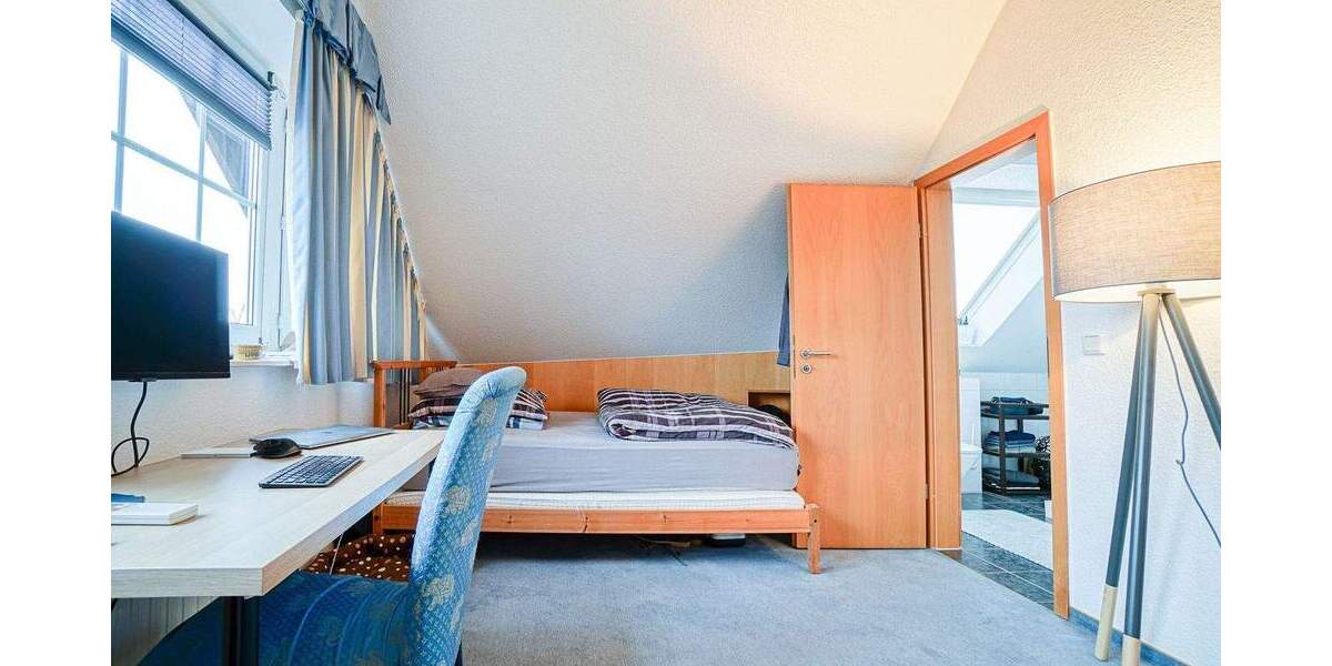 Familienfreundliches Wohnen in Saarn: Stilvolle Doppelhaushälfte mit Garten, Kamin und Garage 4 zimmer