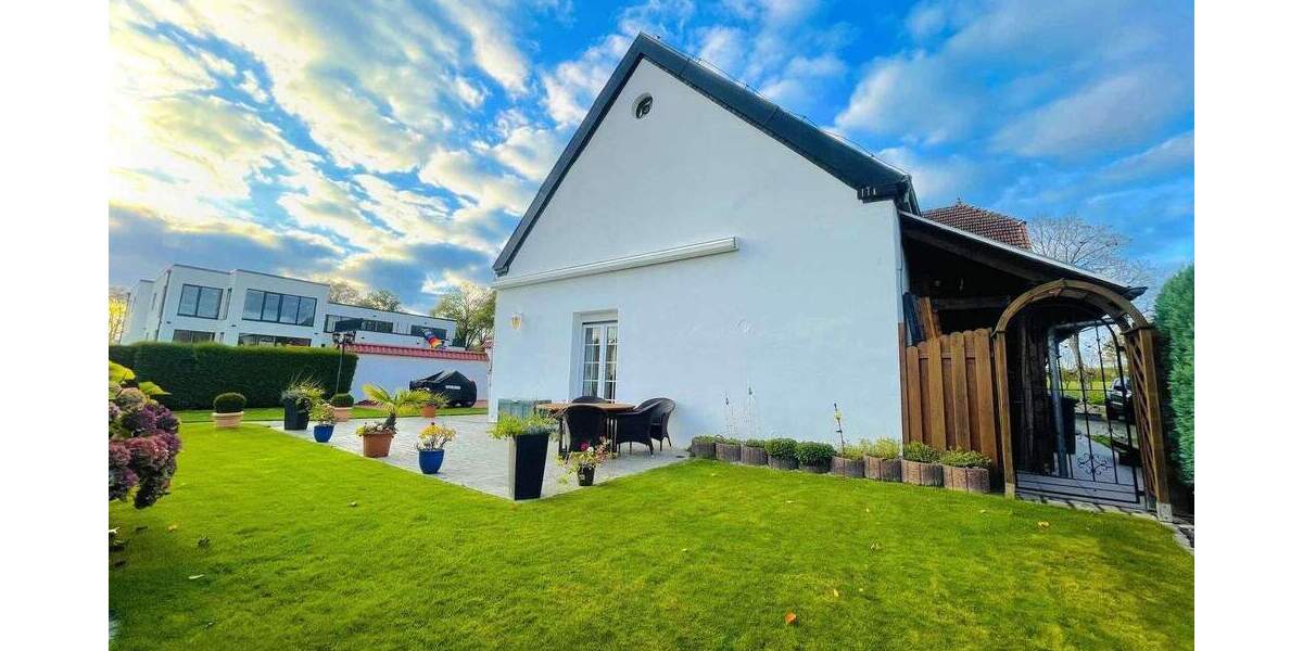 Exklusives Einfamilienhaus mit weitläufigem Garten und baureifem Bauland 5 zimmer