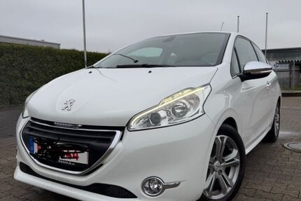 Peugeot 208 78.000 km 6.500 € ESSEN 45326