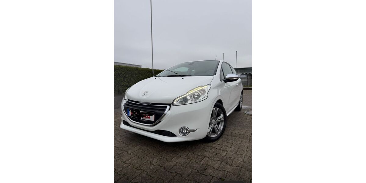 Peugeot 208 78.000 km 6.500 &euro; ESSEN 45326