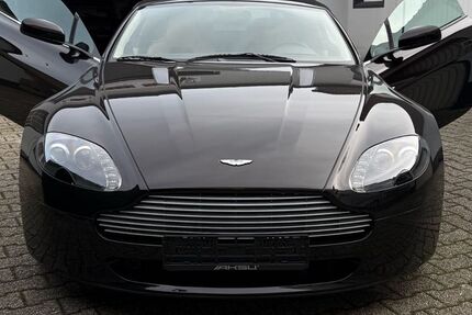 Aston Martin V8 Vantage 30.962 km 62.900 € Essen 45131