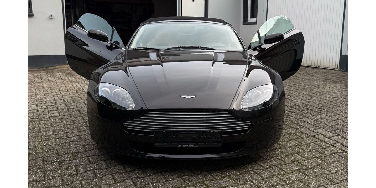 Aston Martin V8 Vantage 30.962 km 62.900 € Essen 45131