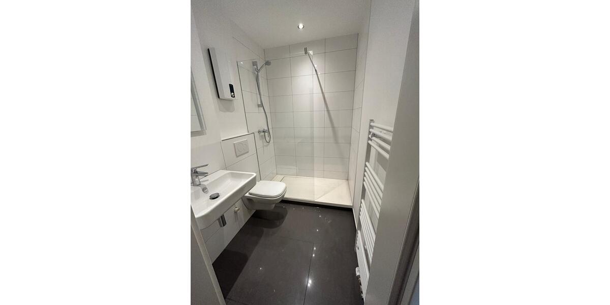 Schöne Altbau-Wohnung, kernsaniert, Einbauküche neu, Essen Südost 1 zimmer