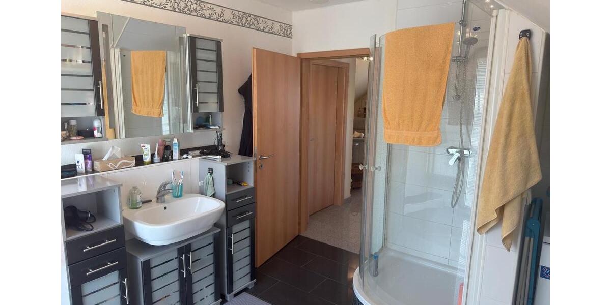 Dachgeschoßwohnung Duisburg Duisburg-Mitte - 2.5 Zimmer, 65 m&sup2;, 189.000&euro; | Angebot:26815438
