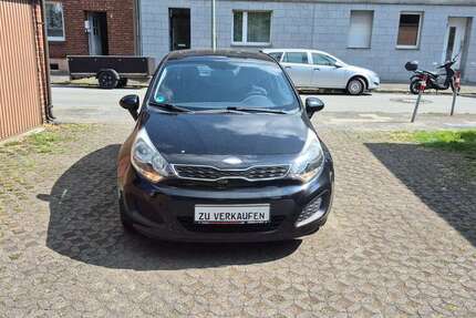 Kia Rio 80.000 km 4.900 &euro; Duisburg 47057